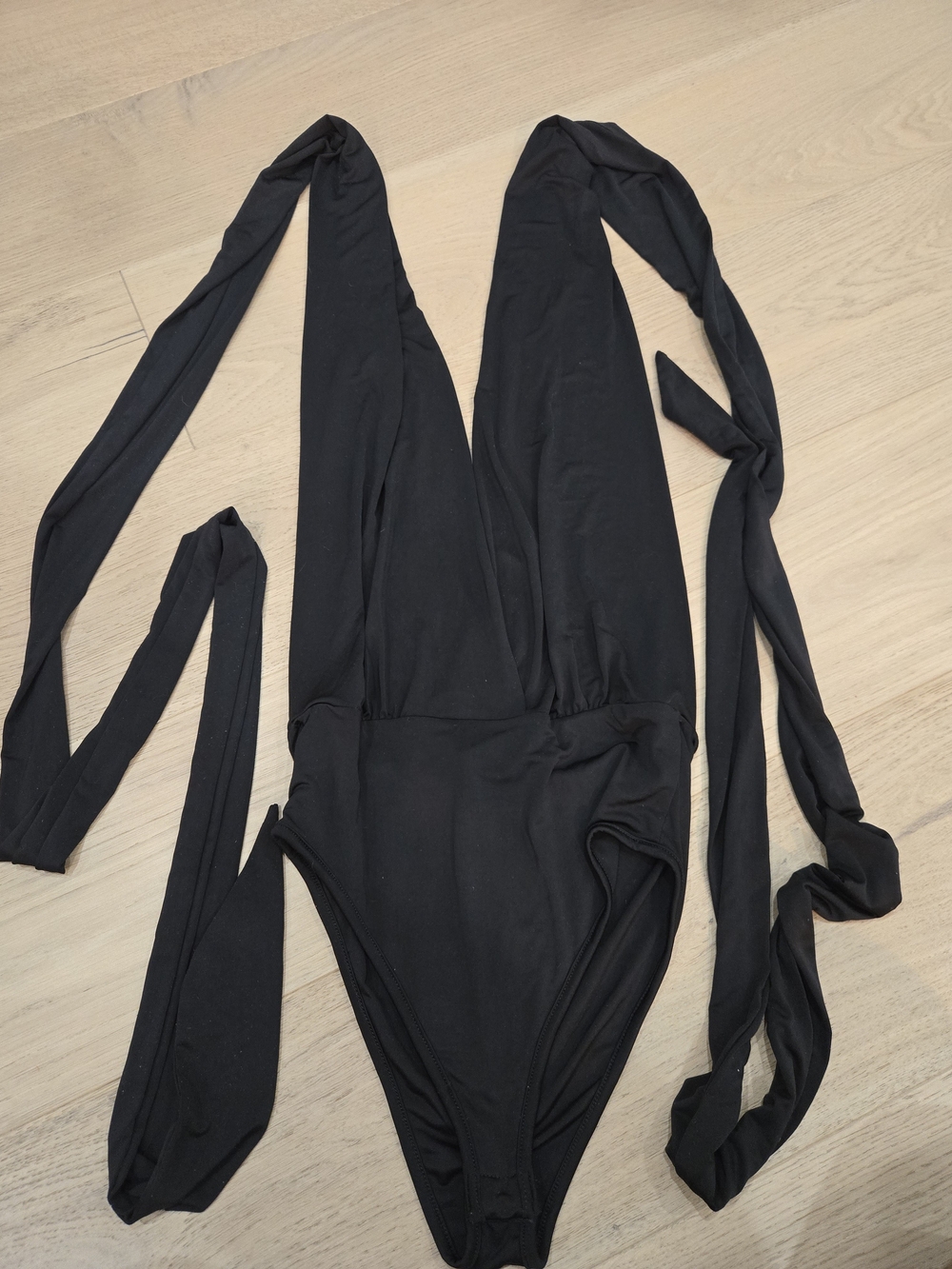 Naked Wardrobe Baddie Instaglam Convertible Multiway Plunging Bodysuit Rave M